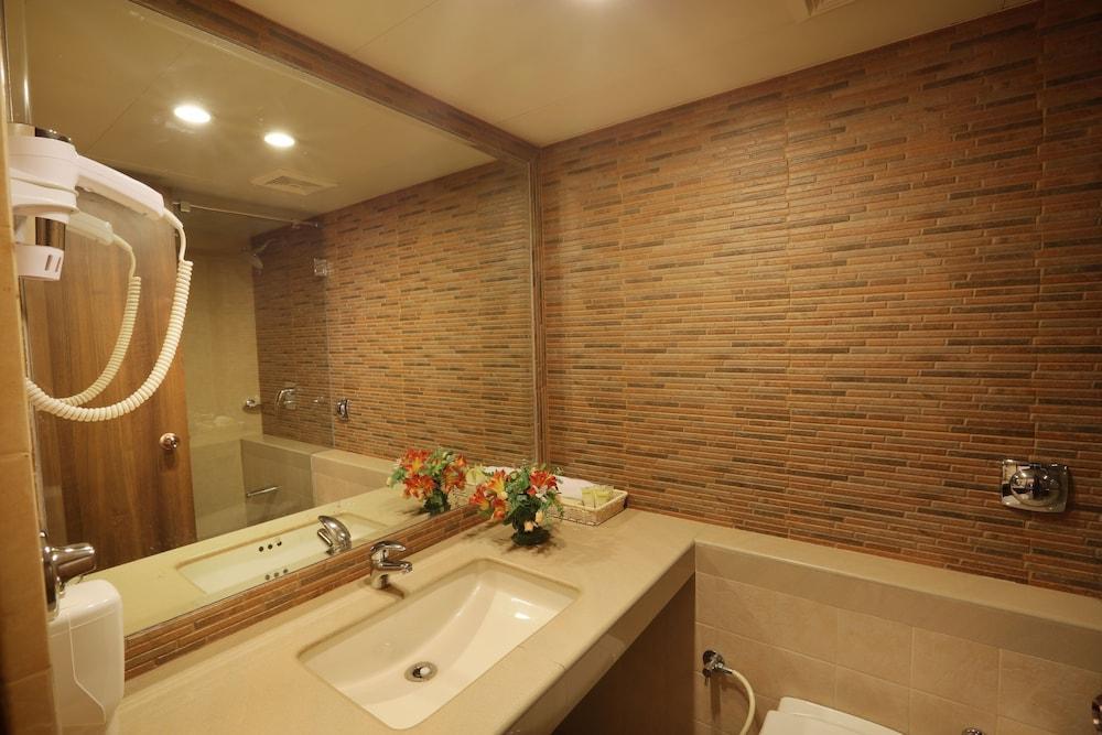 Abbott Hotel Navi Mumbai Exterior foto